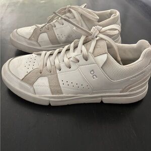 On Running Roger Cream and White Athletic Shoes